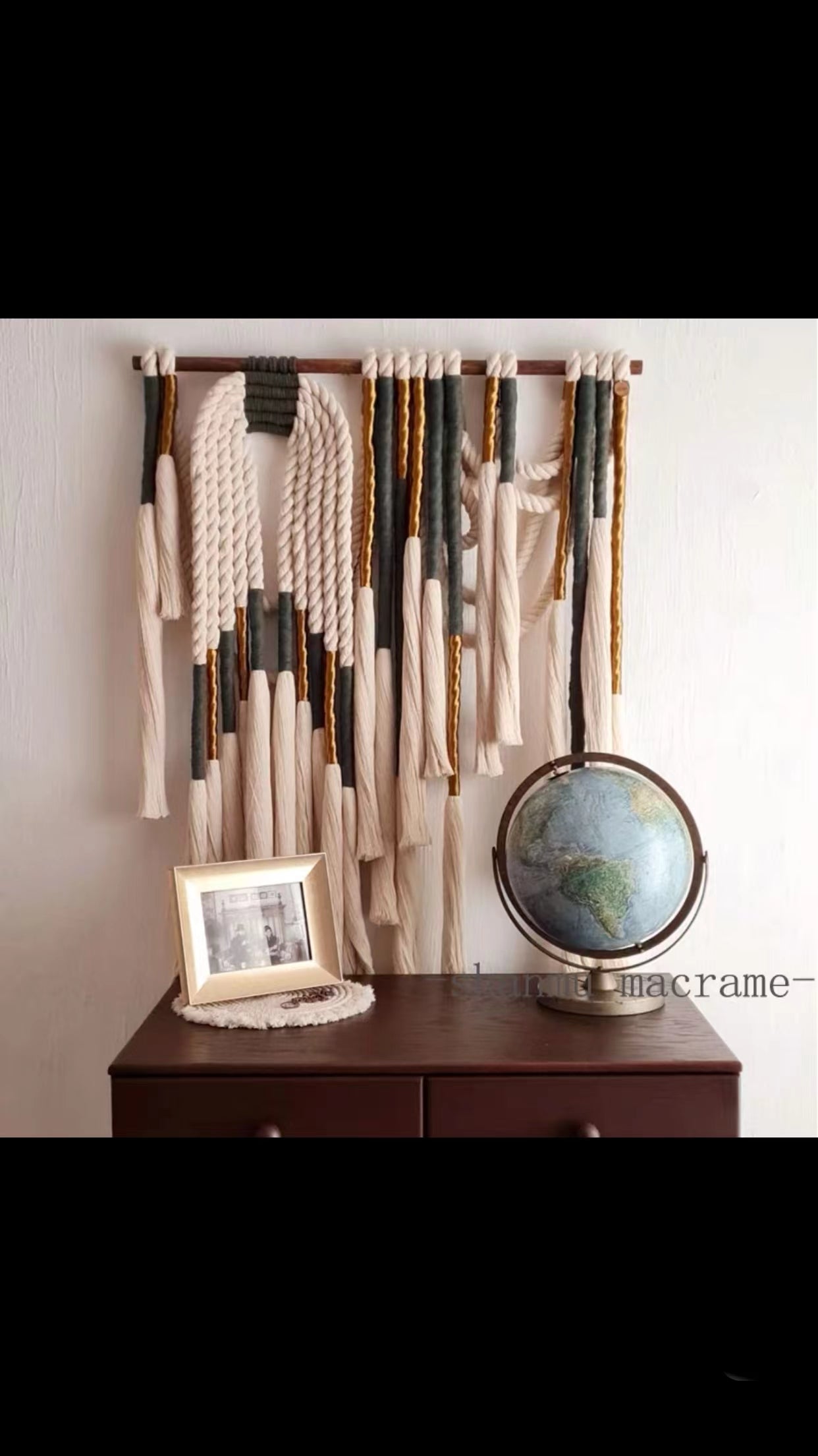 Abstract Fiber Wall Hanging - 4 Seasons Home Gadgets