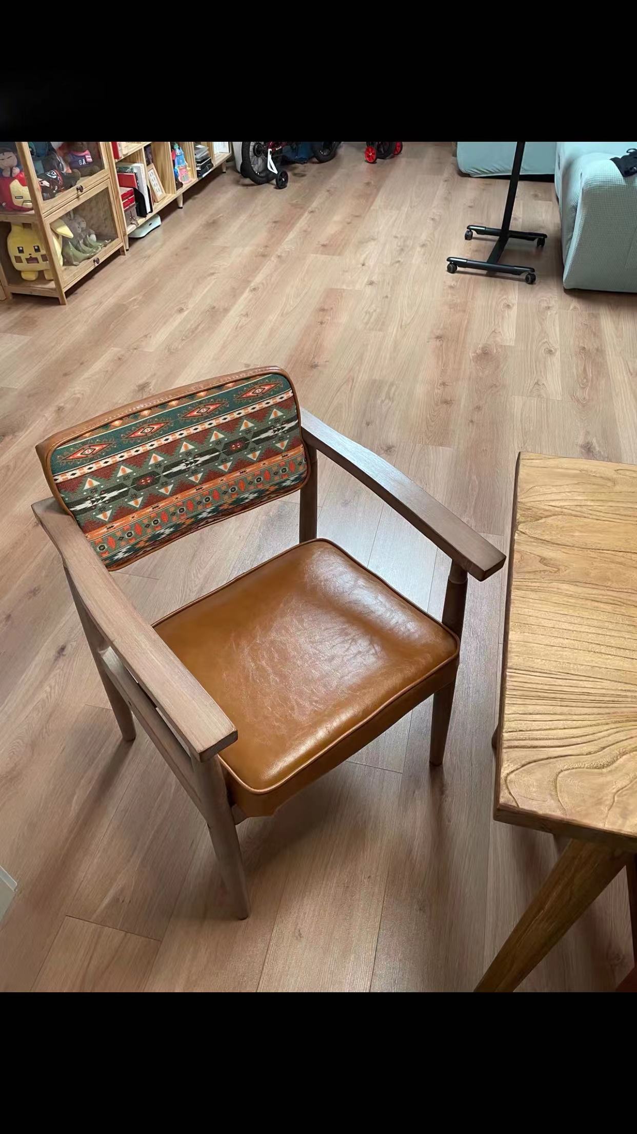 Actrice Mid-Century Dining chair - 4 Seasons Home Gadgets