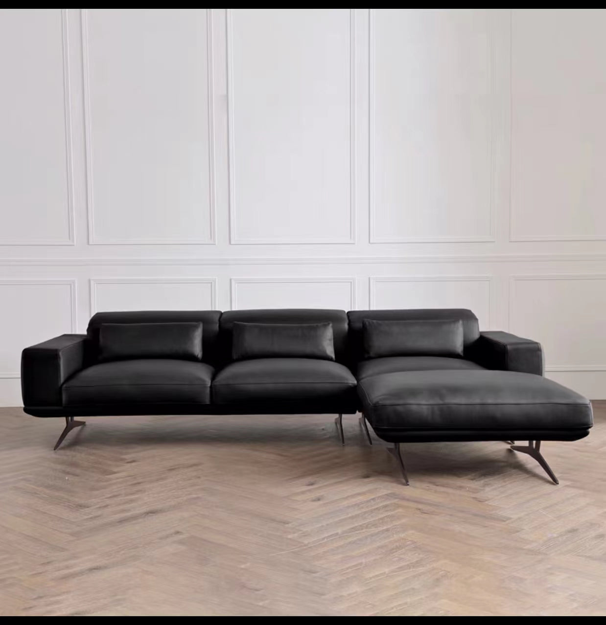 Wide Leather Sofa & Chaise - 4 Seasons Home Gadgets