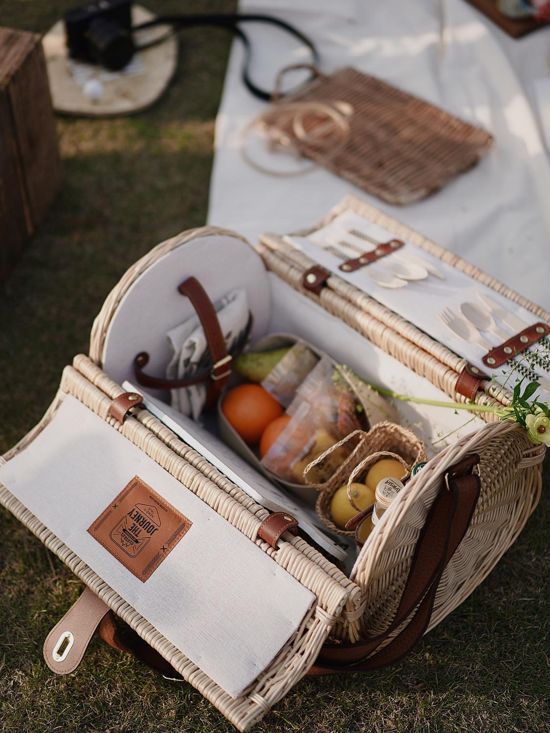 Wicker Picnic Basket - 4 Seasons Home Gadgets