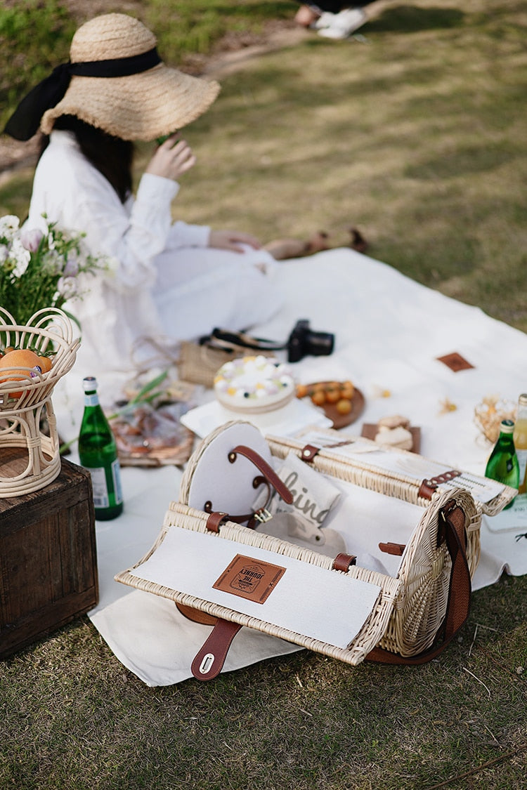 Wicker Picnic Basket - 4 Seasons Home Gadgets