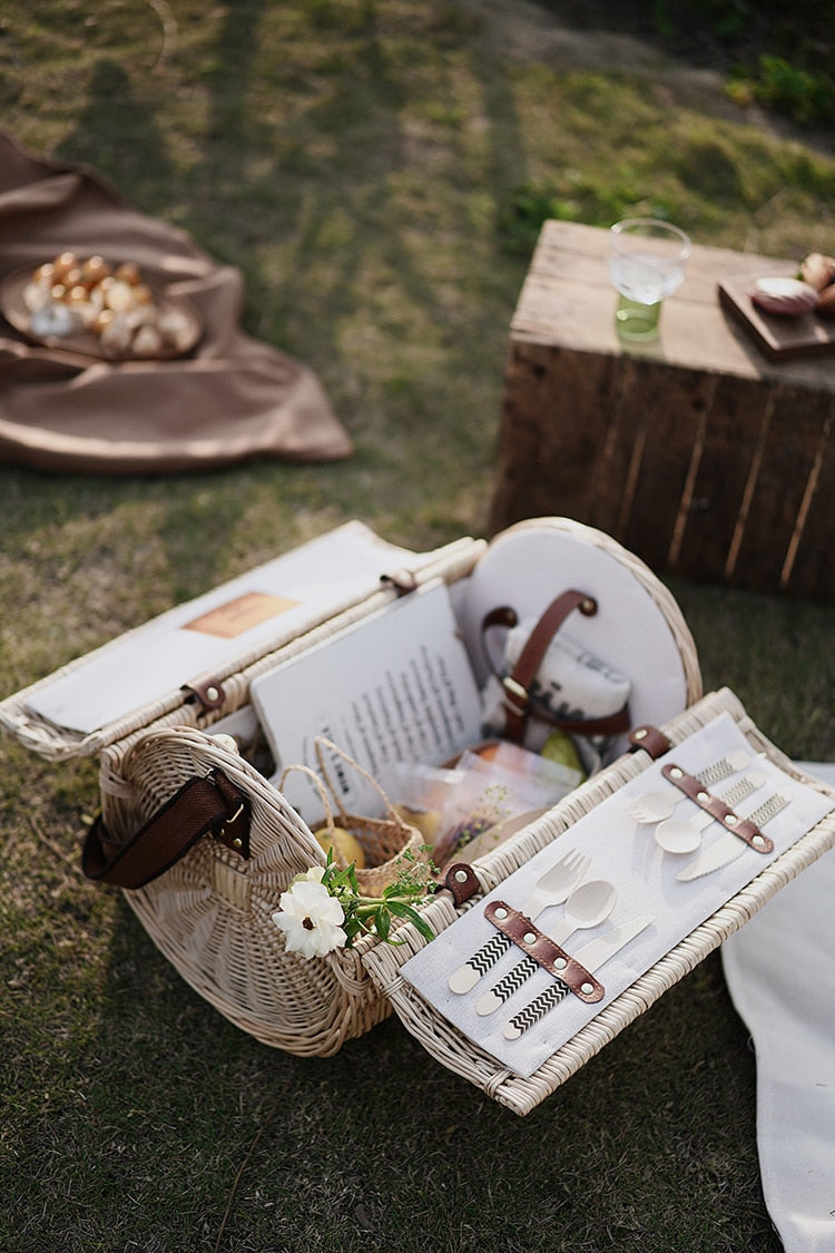 Wicker Picnic Basket - 4 Seasons Home Gadgets